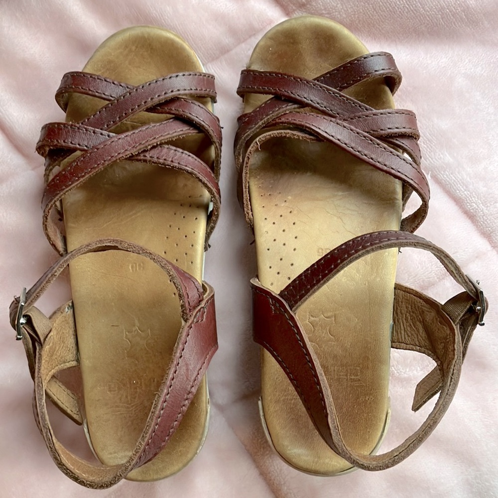 Size 35 Brown leather Dansko sandals